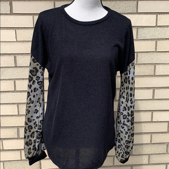 🎉2X HP🎉LAST 1 LEOPARD PRINT SLEEVES KNIT TOP - Picture 4 of 8